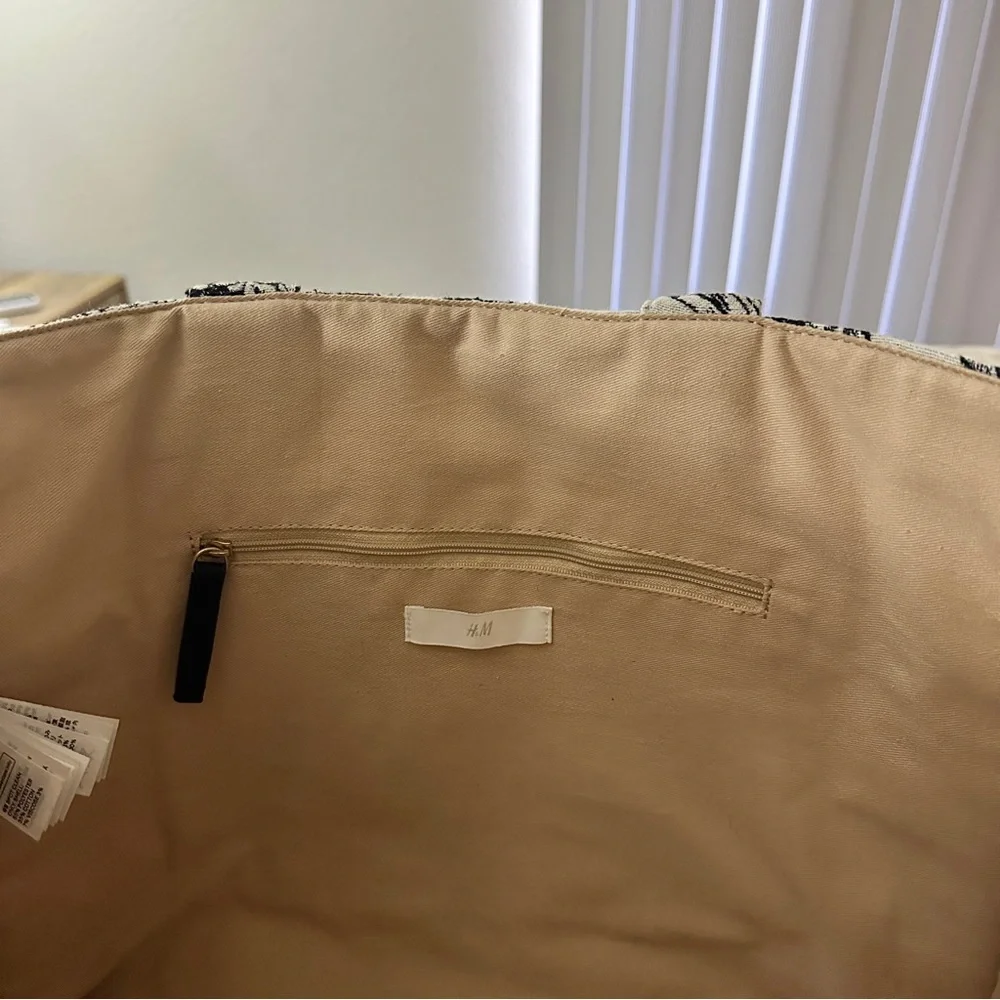 H&M Jacquard Tote in Jungle Print Bloggers Favorite - Picture 9 of 10